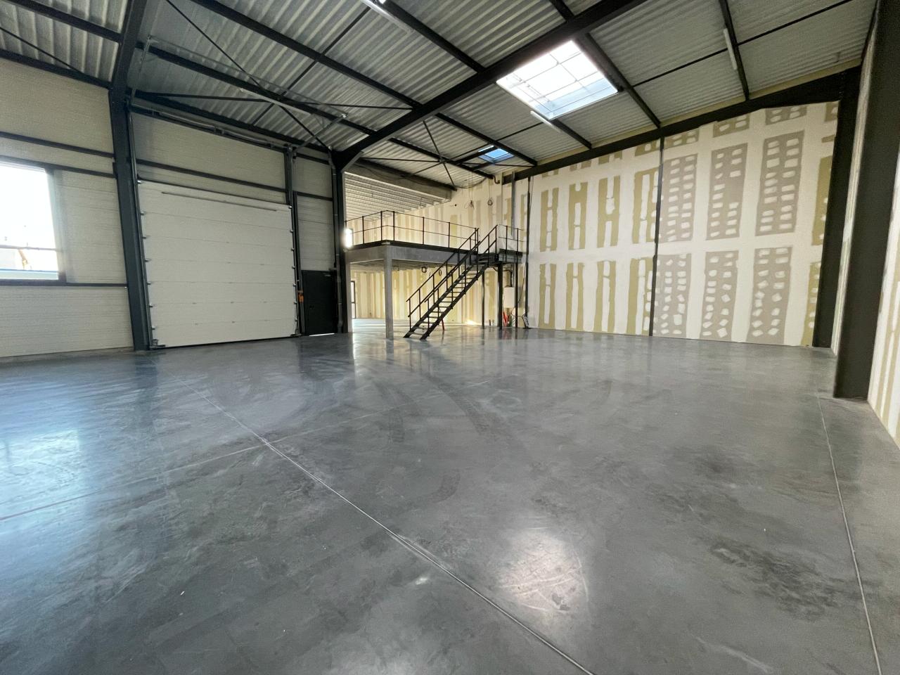 Local d'activité Décines-Charpieu 364m² Location local d'activité Décines-Charpieu Rhône OLACT2528981 8